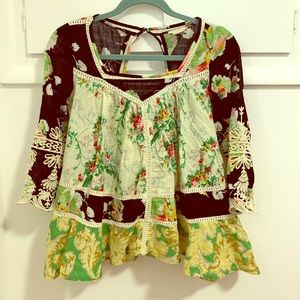 Anthropologie cute top! Looks great on!